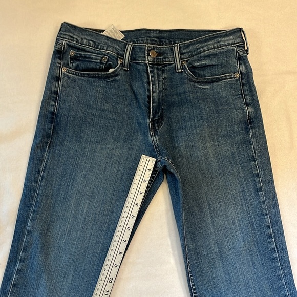 Levi Strauss & Co. Men's 514 Jeans -  32W x 34L - Used - Picture 3 of 7